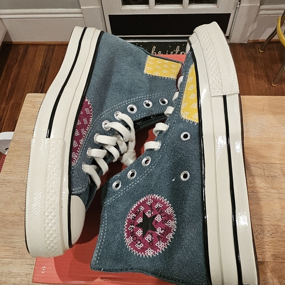 Converse High-Top Sneakers with Patchwork Design 8.5 Womens - Picture 5 of 9